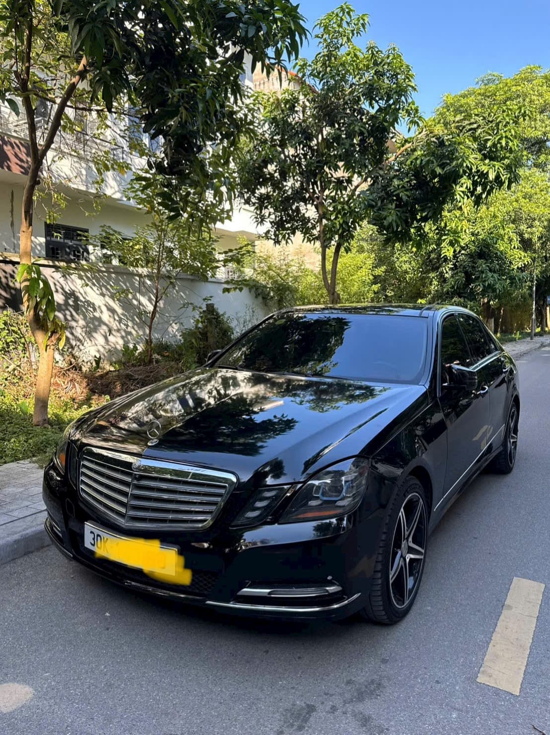 Cho thuê xe mer e300